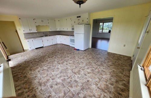 Huntingdon House | Terrific 3-bedroom house with AC in Huntingdon with short drive to State College
