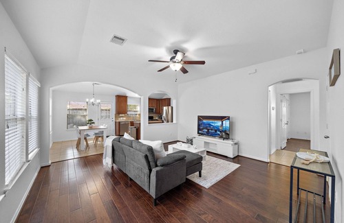 Tomball House | Terrific 3-bedroom house with Central AC in Tomball TX