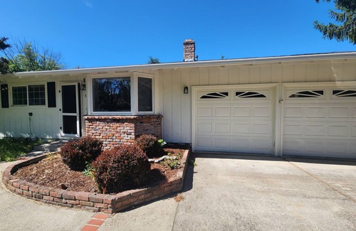 Jacksonville House | Terrific 4-bedroom house in Jacksonville In The Heart of Town