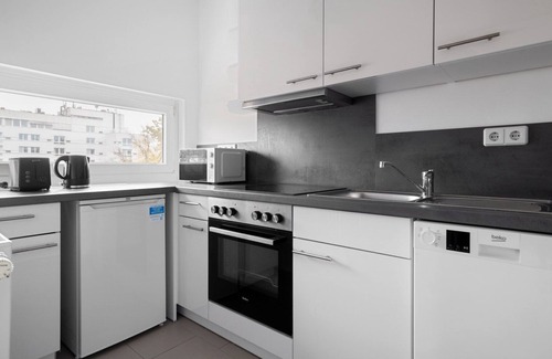 Wilmersdorf Apartment | Terrific Charlottenburg Studio, Fully Furnished, by Blueground