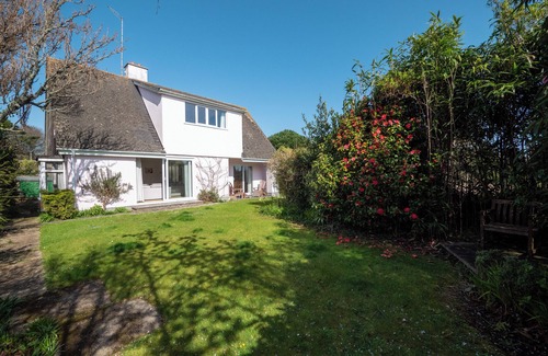 Stoke Fleming Cottage | Terrific pet friendly 4 bedroom cottage in Stoke Fleming