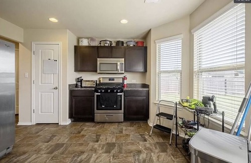 Austin Cottage | Tesla/Austin Airport Cottage