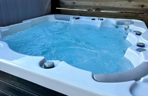 Driggs House | Teton Duo Side-by-Side Homes Hot Tub Walkable 6 Bedrooms Modern Luxury