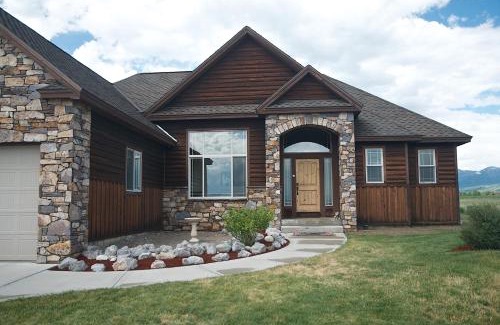 Driggs House | Teton Harmony by KABINO Hot Tub Pool Table Fire Pit Mtn Views 2 Levels 2 Living Rooms WiFi Grill
