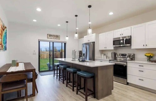 Driggs House | Teton Solitude - Mountain Home w/Hot Tub