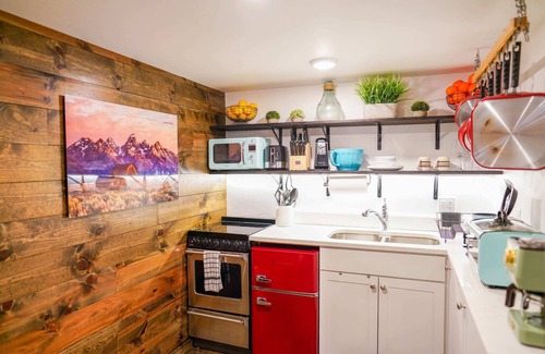 Victor House | Teton Tiny Home- halfway between Targhee & JHMR