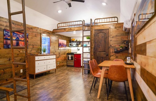 Victor House | Teton Tiny Home- halfway between Targhee & JHMR