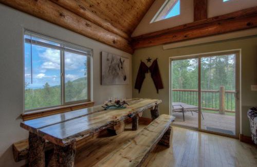 Deadwood House | Tetro Rock Retreat