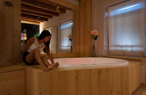 Chies d'Alpago Bed & Breakfast | TEVERONE SUITES & WELLNESS - Camera Civetta