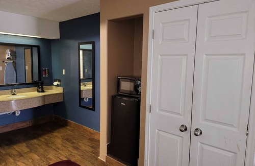 Raymondville Hotel | Texas Inn & Suites Raymondville