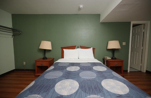 Waxahachie Hotel | Texas Inn Waxahachie