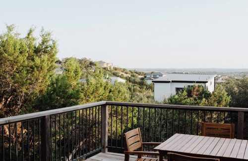 Lakewind Estates House | Texas Street - Hill Country Home and Venue