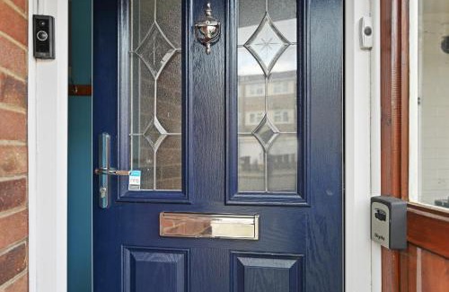 London Borough of Ealing Apartment | TH Serviced Apartment London