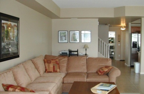 Central Okanagan House | TH5 - Gorgeous Remodelled Beachfront Townhouse