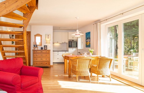 Nebel House | Thached roof house in Nebel on the island Amrum - located in the beautiful woods