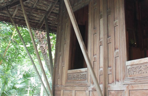 Hang Dong House | Thai Teak House Garden Homestay