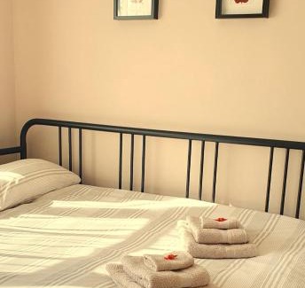 Staines House | Thames Accommodation