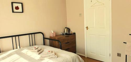 Staines House | Thames Accommodation