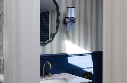 Wraysbury Apartment | Thames Mansion: Peaceful Riverside Getaway Near Windsor & Heathrow