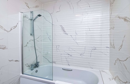 Bray on Thames Hotel | Thames Riviera Hotel, Sure Hotel Collection by Best Western