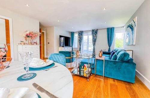 Kew Apartment | THAMES View Cyan Richmond, FREE GYM, VERY HIGH-SPEED Wi-Fi, PARKING