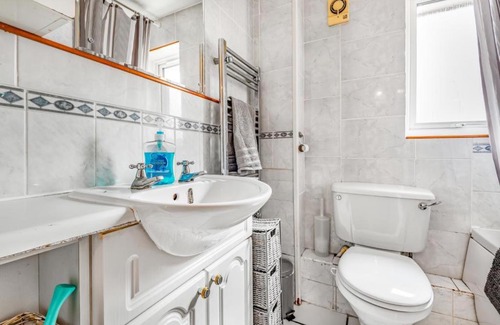 Thamesmead Apartment | Thamesmead holiday home