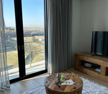 Greater Johannesburg Metropolitan Area Apartment | Thando's Luxury Stays at Ellipse, Waterfall