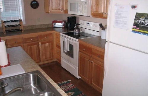 Banner Elk Condo | Thanksgiving week available! July 2026 month long only!