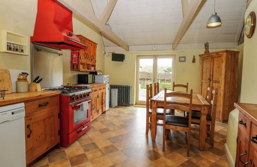 Trunch Cottage | THATCH COTTAGE, family friendly, character holiday cottage in Trunch
