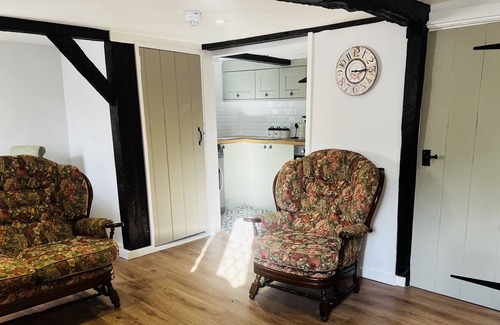 New Forest District Cottage | Thatched Cottage on the doorstep of the New Forest