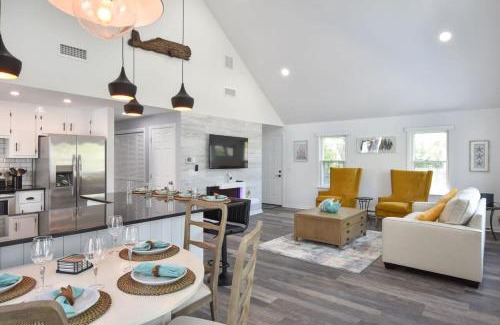 South Yarmouth House | Thatcher Seaview & Parkers River Beaches