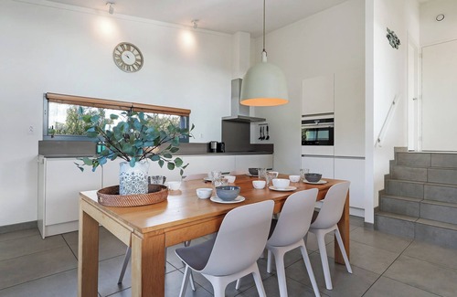 Ouddorp House | The 4 person Villa Super VIP features a luxurious and comfortably furnished interior, perfect with dogs and children.