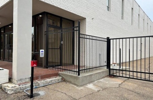 Downtown Jackson Apartment | The 610 Flats: City Chic #22n