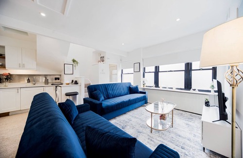 Kensal Green House | The 8 ball getaway