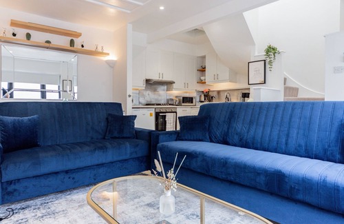 Kensal Green House | The 8 ball getaway