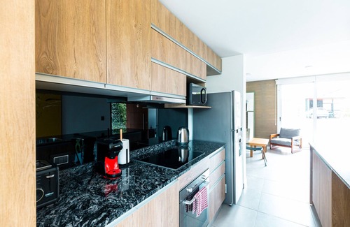 Mendoza House | The Acacia Village: Charming Lodge 5