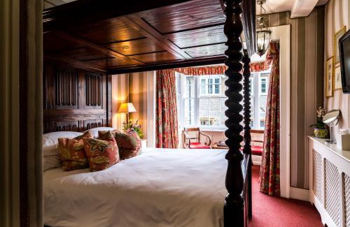 Evershot Hotel | The Acorn Inn