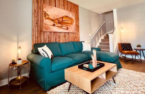 Dayton House | The Airplane Art House