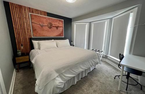 Dayton House | The Airplane Art House