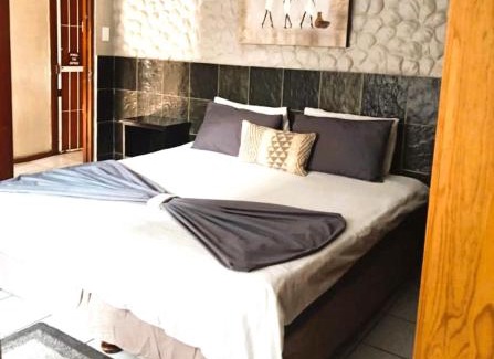 Berea Apartment | The Airport Lodge - East London