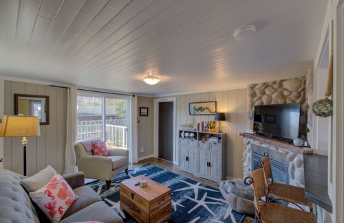 Long Beach Apartment | The Akari Bungalow #5