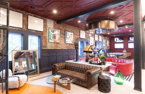 Summit Hotel | The Albion Summit