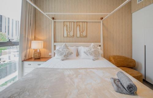 Sharjah Apartment | The Aljada Escape by Blue Cloud