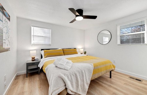 Downtown House | The All American - Bike in and out! - 1 mile to DT Bentonville