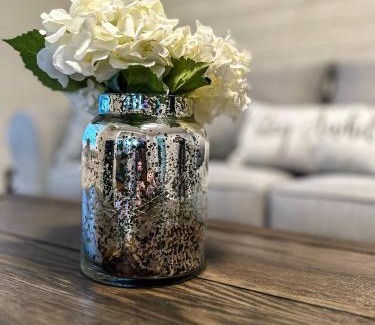 Albany Apartment | The Allen House - 3 Bedroom - 2 Full Bath - Private Gorgeous Apartment - Sleeps 8