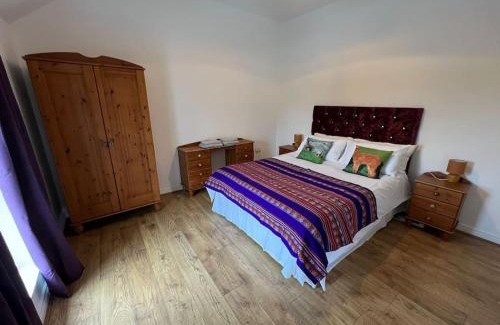 Dromore House | The Alpaca Farmhouse with hot tub and alpaca experience included