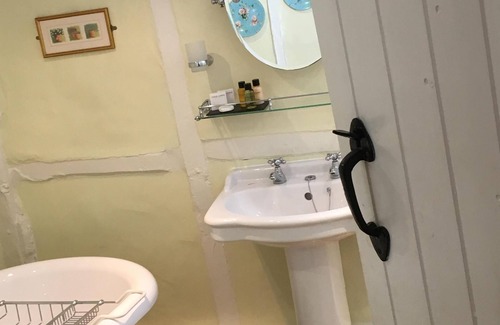 Cuddesdon Bed & Breakfast | The Angel B&B