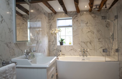 Petworth Hotel | The Angel Inn