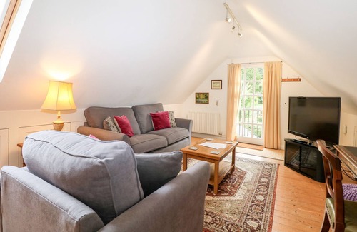 Winchester Cottage | THE ANNEXE WHITETHORN COTTAGE, romantic, with a garden in Sparsholt