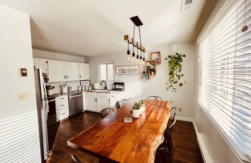 West Colorado Springs Apartment | The Apartment Suite! Private Hot Tub w/Mountain Views